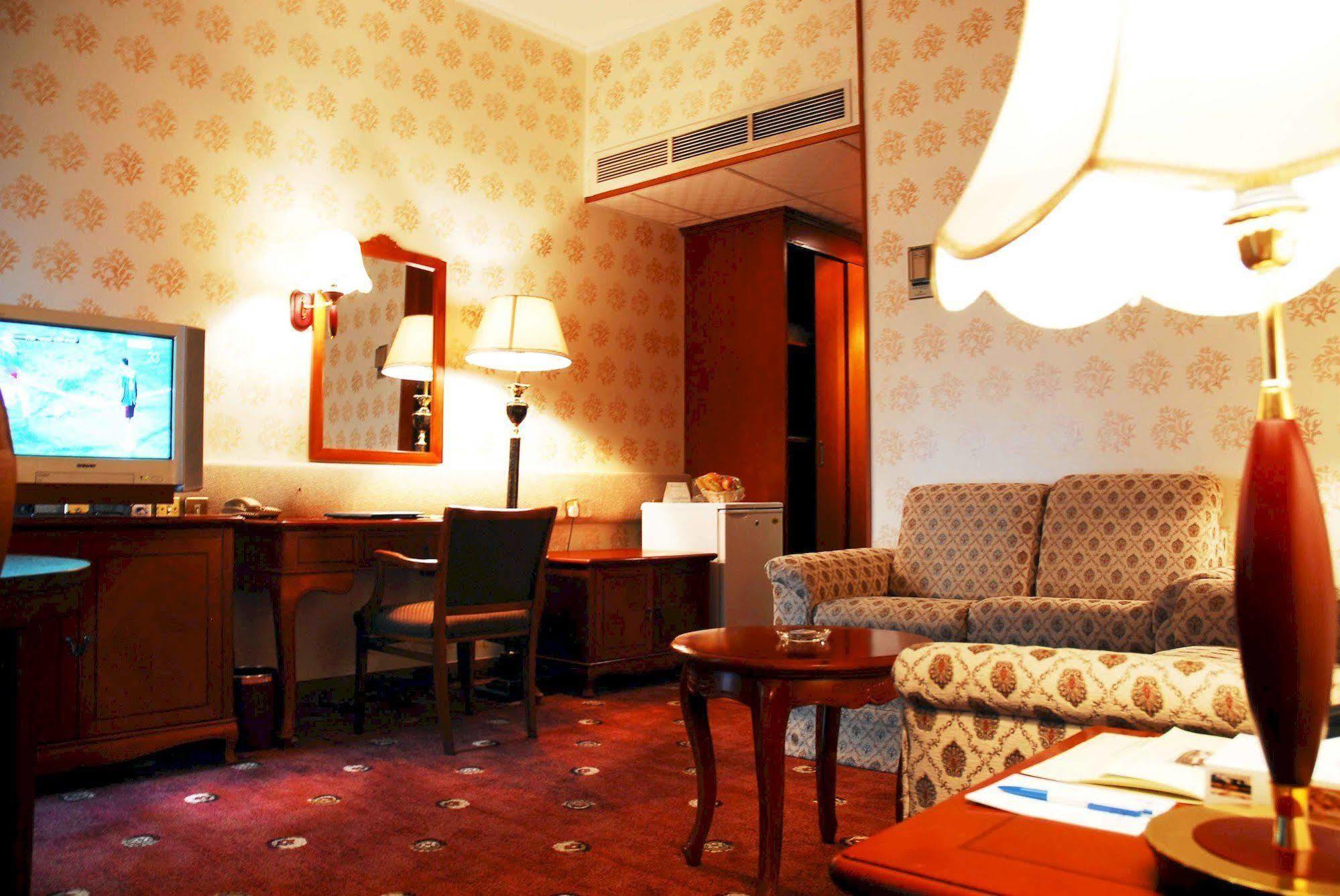 Dhahran International Hotel ภายนอก รูปภาพ