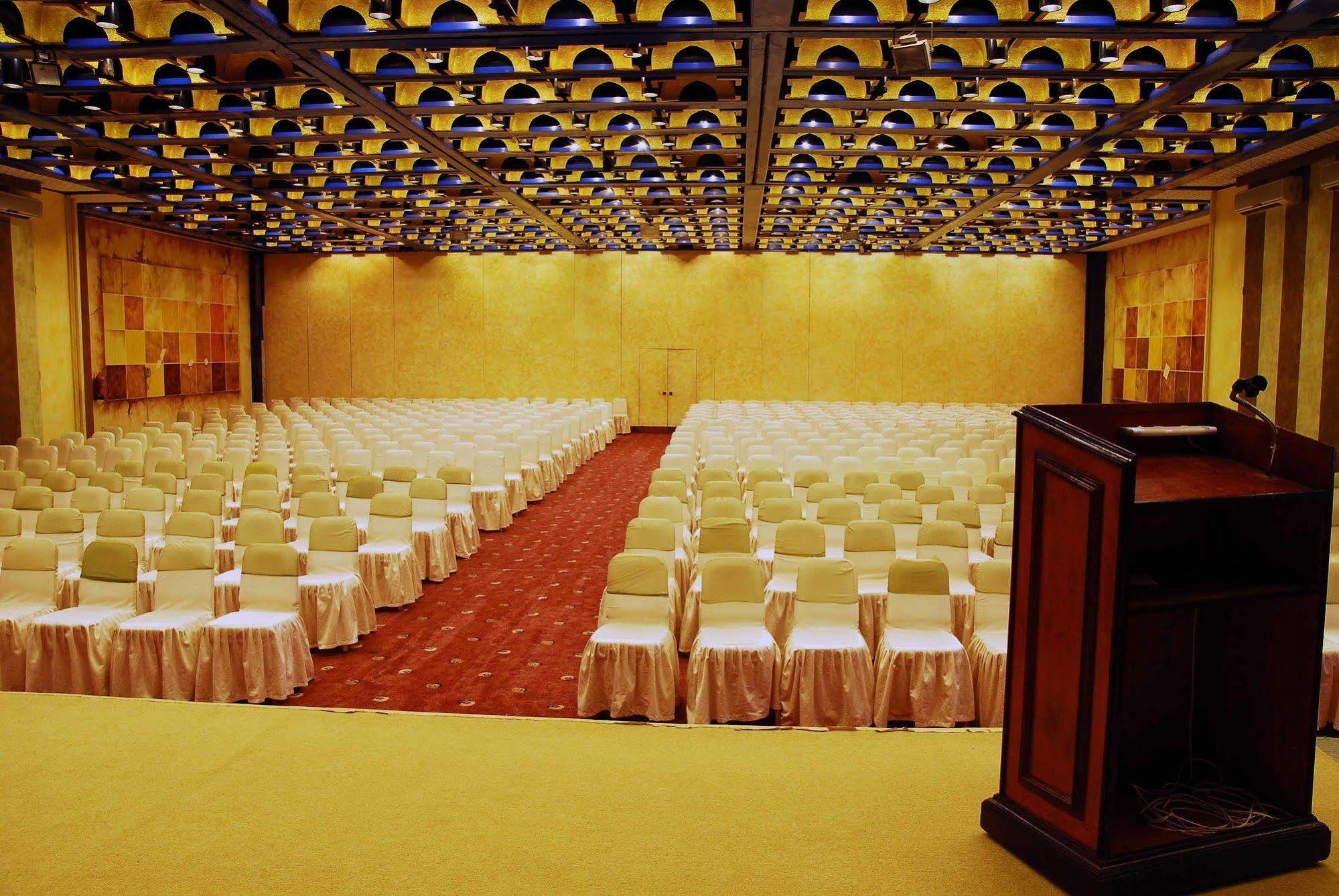 Dhahran International Hotel ภายนอก รูปภาพ
