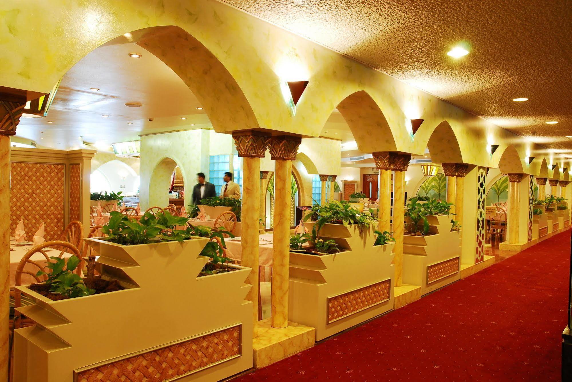 Dhahran International Hotel ภายนอก รูปภาพ
